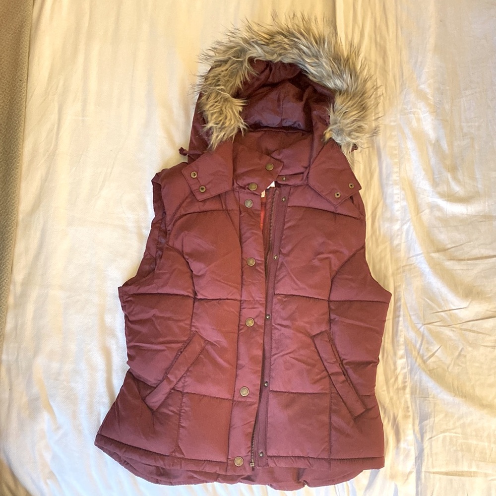 Burgundy puffer vest with hood fur lining
